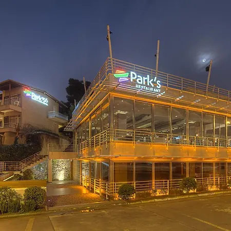 Park 156 מלון 4*